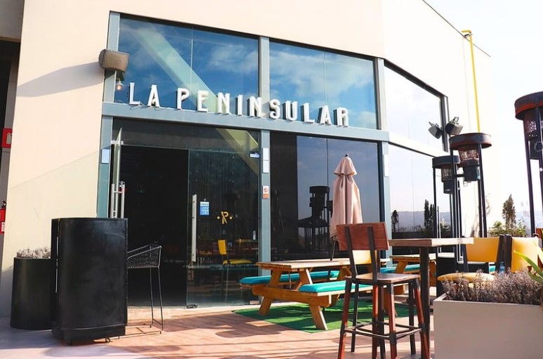 Bar La Peninsula